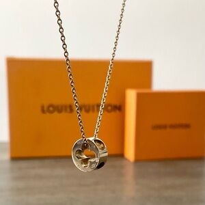 Louis Vuitton Empreinte Pendant, 18kt Yellow Gold